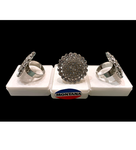 Compra Anillo Chapado en Oro Clásico con Incrustaciones de Diamante Americano Brillante Joyería de Moda de Calidad Premium Ideal para Todas las Ocasiones - Product Image 3