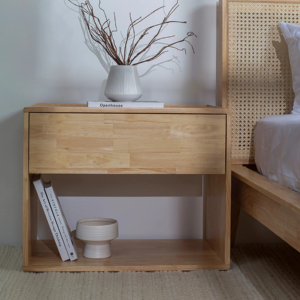 Table de chevet moderne à 1 tiroir en manguier massif Collection de meubles de chambre à coucher au design classique pour le salon - Product Image 1
