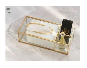 Élégant porte-mouchoirs en laiton antique en métal doré poli fini à obtenir chez Rana Overseas Inc - Product Image 6