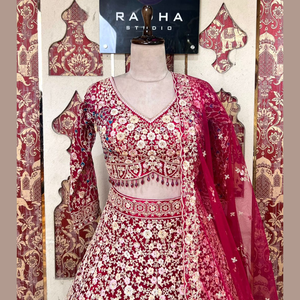 Nuevo Cherry Red Lehenga con Dori & Thread Work & Dazzling Diamond Touch Ideal para todas las ocasiones a granel Cantidad de la India - Product Image 1