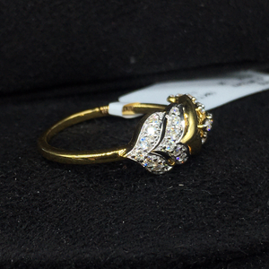 แหวนทองคำบริสุทธิ์18K ที่งดงามมีเพชรกลมธรรมชาติที่งดงามดีไซน์คลาสสิกประกายสวยงาม - Product Image 3