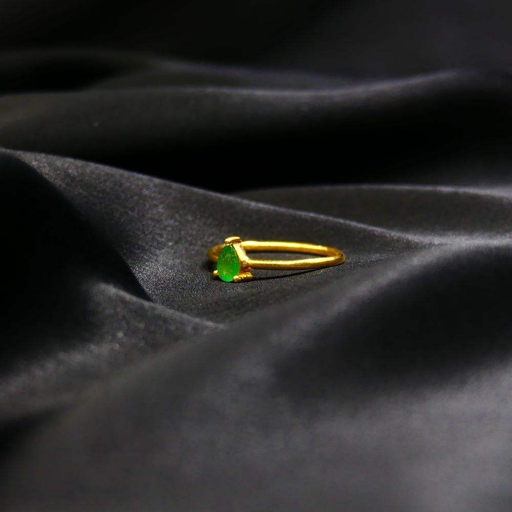 สีเหลือง