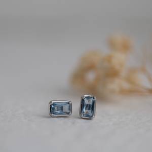 Vintage Style 925 Solid <b>Sterling</b> <b>Silver</b> <b>Stud</b> Earrings Aquamarine Gemstone Bezel Setting Cute Design Jewelry - Product Image 1