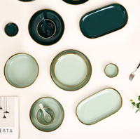 Service de table en céramique de luxe personnalisé avec logo OEM, 12 pièces, assiettes à dîner, vaisselle avec bord doré, fabrication sur mesure