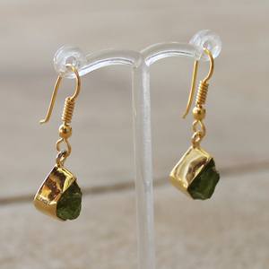 เงินสเตอร์ลิงชุบทองเครื่องประดับ Boho ต่างหูห้อยเพอริดอททำด้วยมือคริสตัลสีเขียวหยดของขวัญวันเกิดสำหรับเธอ - Product Image 2