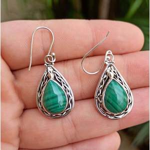 Boucles d'oreilles pendantes en argent sterling 925 faites à la main, design goutte d'eau en malachite pour femmes - Product Image 3