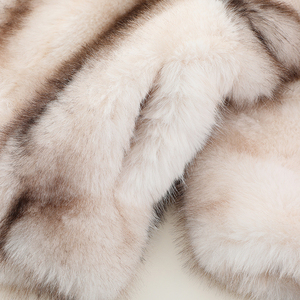 Servicio OEM Abrigos de piel de alta calidad disponibles en todos los tamaños y colores MOQ bajo Precios razonables Fácil de usar Aspecto Premium - Product Image 3