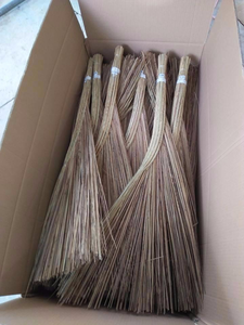 Palo de escoba de coco hecho a mano de escoba de hoja de coco de Vietnam - Product Image 6