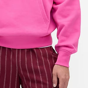 Sweat à capuche à épaules tombantes pour homme avec logo personnalisable et manches longues avec poches kangourou, poignets côtelés pour un ajustement décontracté pour homme - Product Image 4