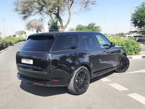LAND ROVER RANGE ROVER VOGUE P530, V8 4.4L BLACK EDITION SUV d'occasion 2024, entièrement équipée et luxueuse, prête à être expédiée dans le monde entier - Product Image 6