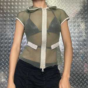 Sweat à capuche imperméable à glissière en polyester 100% pour hommes, haut en résille à manches longues avec capuche en résille réglable et col tricoté - Product Image 4