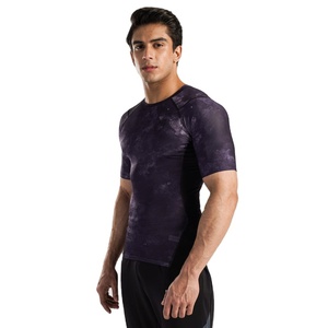 T-shirt de compression sportif pour homme en polyester et élasthanne, coupe ajustée, extensible, respirant, séchage rapide, pour la gym et l'entraînement, vêtement athlétique, OEM, personnalisation frontale - Product Image 2