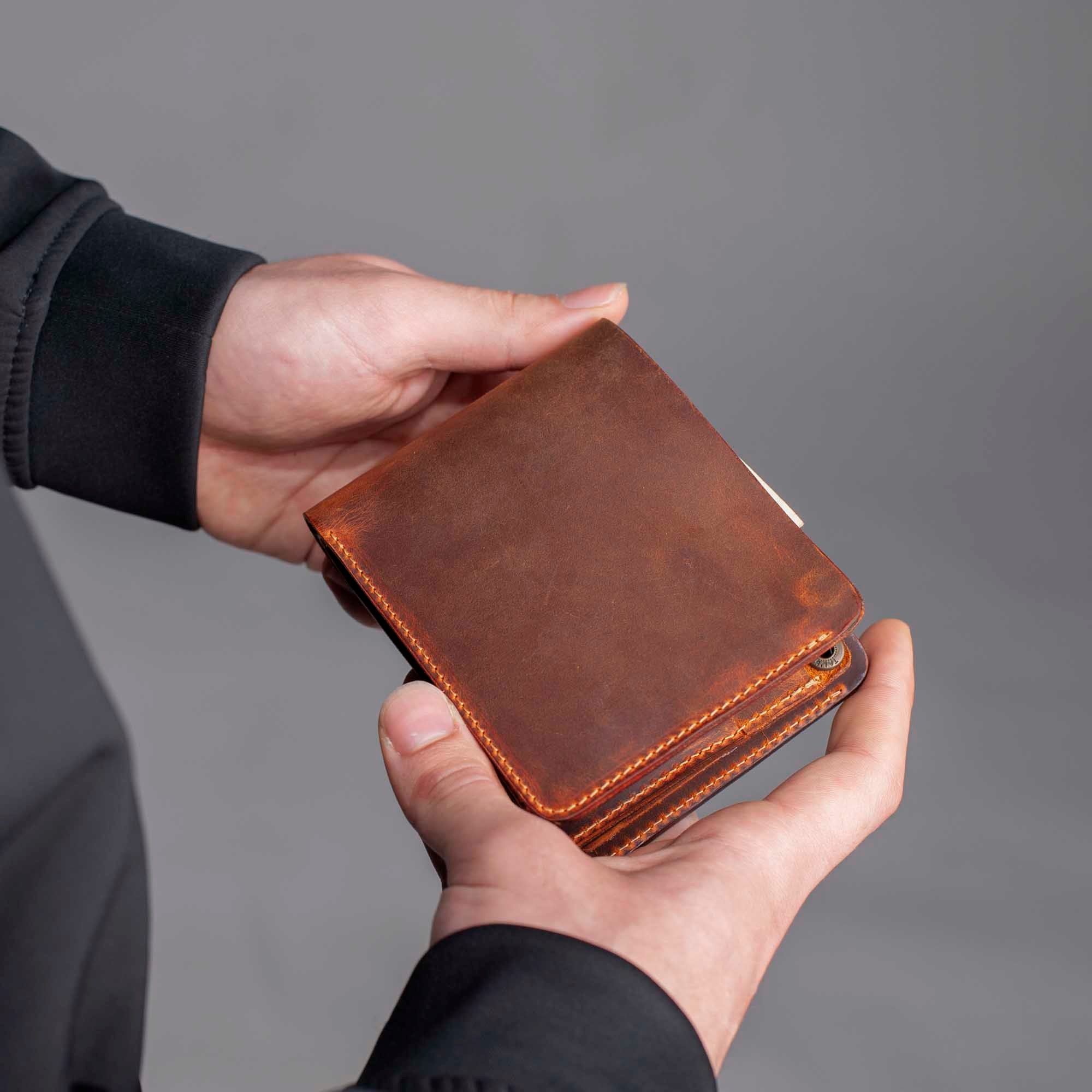 Best Slim Wallets - Customizable, Genuine, and RFID Blocking