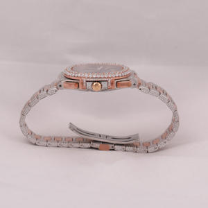 Montre de luxe unisexe tendance deux tons cadran bleu glacé VVS Moissanite avec diamant personnalisée style hip hop bracelet analogique en acier inoxydable - Product Image 6