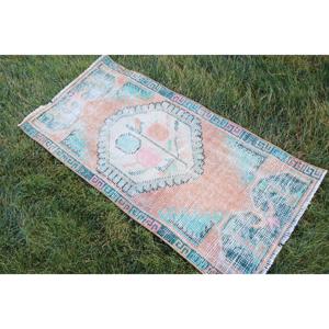 Alfombra Vintage de 1.8x3.8 pies, Alfombra Turca Pequeña, Alfombra de Lana con Borde Azul - Product Image 2