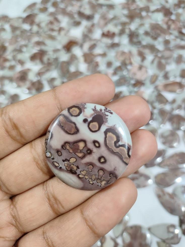 สีน้ำตาล