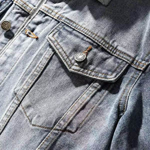 Veste en jean bleue pour homme avec finition unie, tissu confortable, coupe classique, vêtement d'extérieur tendance - Product Image 2