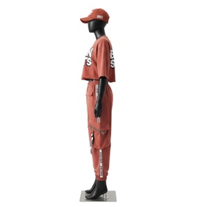 Conjunto de camiseta corta y pantalones deportivos de algodón de alta calidad para mujer, 300 GSM, tacto suave, tela resistente, logotipo personalizado, conjuntos para mujer - Product Image 3