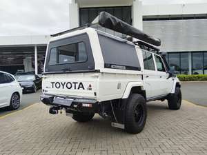 ใช้งานค่อนข้างดี2022 Toyota Land cruiseer 79 4.5D-4D LX V8 Double Cab - Product Image 6