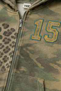 เสื้อฮู้ดดี้ลายพรางแบบกำหนดเองจากผู้ผลิต ดีไซน์ลายเสือดาววินเทจ ลุคซักฟอก แต่งลายปัก ซิป - Product Image 4