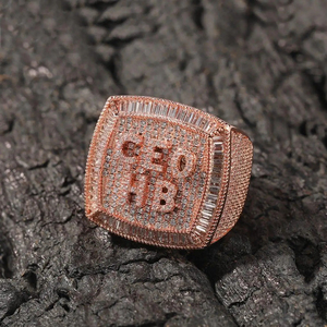 Exclusivo personalizado Iced Out Hip Hop joyería encantos finos diamantes redondos 925 Plata Moissanite diamante letra anillo para hombres - Product Image 5