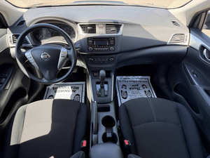 Voiture d'occasion de qualité abordable, Nissan Sentra S 2017, conduite à gauche - Product Image 2