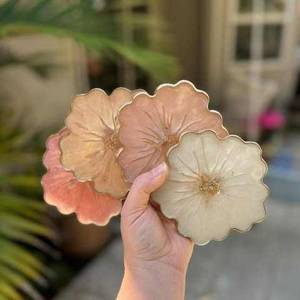 Sous-verre artisanal en bois de noyer et résine, forme personnalisée, design sur mesure, fabriqué en Inde avec une qualité d'exportation par glowin fashion - Product Image 2