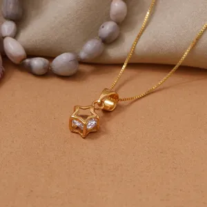 Collier pendentif étoile plaqué or 18 carats avec zircon cubique serti clos, chaîne minimaliste en alliage pour usage quotidien - Product Image 1