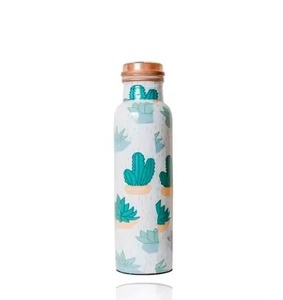 Botella de agua de cobre puro con impresiones personalizadas disponibles a un precio asequible Precio al por mayor Botellas de cobre de tendencia superior - Product Image 1
