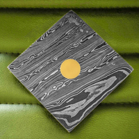 Cendrier en acier de Damas fait à la main, cendrier en métal artistique pour cigares et cigarettes, accessoire de fumeur élégant pour une utilisation en intérieur et en extérieur