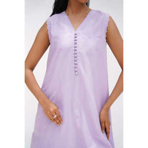 Camisa de crepé con adornos de lurex morado y decoración de botones, y pantalón de pijama Dhaka - Product Image 4