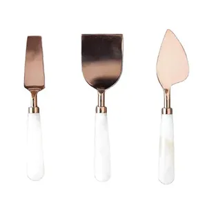 Ensemble d'outils de coupe de fromage manche en marbre blanc en acier inoxydable couverts élégants accessoires de cuisine de mariage couverts de couleur or - Product Image 3