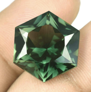 Turmalina verde natural Forma hexagonal Origen de Brasil Facetado Calibrado Verde Piedra preciosa suelta Proveedor al por mayor Joyería fina - Product Image 3