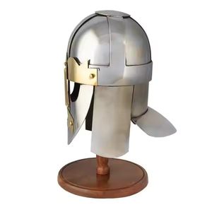 Mini armure de casque Viking en acier médiéval 18Ga avec support en bois Maison et bureau Halloween et fête des pères Article cadeau décoratif - Product Image 1