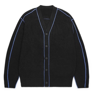 Pull en maille vintage personnalisé de style universitaire, cardigan d'hiver, ouvert sur le devant, avec patch brodé, pour sororités, respirant, séchage rapide - Product Image 1