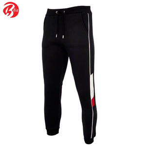 Vente en gros de survêtements d'entraînement de jogging d'équipe de fitness pour hommes de survêtements de style à la mode de qualité superbe - Product Image 3