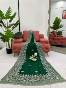 Elegante Faux Georgette Saree con trabajo de hilo y blusa de trabajo de hilo a juego con interior Pedidos al por mayor a granel - Product Image 5