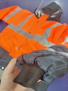 Veste de sécurité d'hiver haute visibilité ANSI Classe 2 avec col en polaire, imperméable et réfléchissante, logo personnalisé, 10 poches - Product Image 2