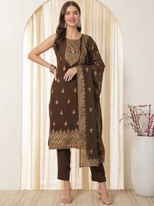 <b>Women</b> Floral Printed Regular Kurta with Trousers & With Dupatta - Product Image 6