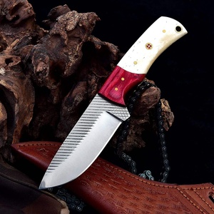Couteaux de vente entière personnalisables OEM de qualité supérieure Couteau de chasse classique fabriqué à la main avec manche en os véritable en acier au carbone - Product Image 6