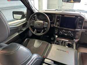 Strong Runner Clean 2024 Berline Rap-tor R à aspiration naturelle 4x4 d'occasion, sièges foncés, essence, en bon état - Product Image 5