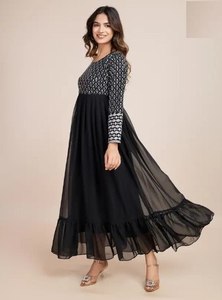 ชุดราตรีผ้าจอร์เจียปักสีดำสำหรับผู้หญิง - Product Image 6
