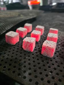 Deléitese con la calidad superior del carbón de cáscara de coco indonesio para una sesión de Shisha superior - Product Image 2