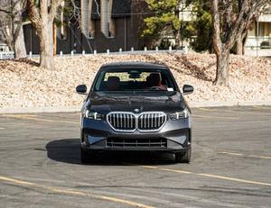 BMW Série 5 d'occasion en excellent état, modèle 2025 - Product Image 1