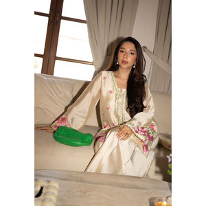 Robe de printemps en satin Poppy - Respirante et légère - Product Image 6