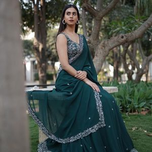 Dernier créateur de grande qualité Georgette Lehenga Choli pour femme Parapluie Flare Jari Work Party Wear for Weddings - Product Image 2