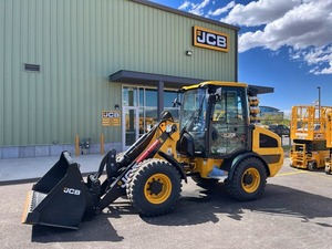 Chargeuses sur pneus JCB 407 durables pour la construction agricole efficace, tâche difficile, chargeuse de bois conçue en stock, prête à l'emploi - Product Image 5