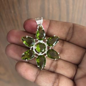 Collier en argent plaqué de haute qualité, pendentifs en péridot, serti, tendance, formes variées, charmes en cristal pour mariage, mode féminine - Product Image 1