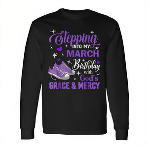 Camiseta de manga larga con estampado digital de cuello redondo unisex para adultos, con la frase: Entrando a mi cumpleaños de marzo con la gracia y la misericordia de Dios, para la iglesia. - Product Image 2
