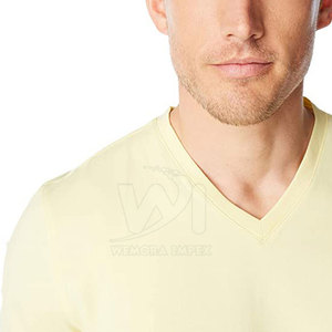 เสื้อยืดคอวีสำหรับผู้ชาย ผ้าเบา สวมใส่สบาย เหมาะสำหรับใช้ในชีวิตประจำวัน - Product Image 4